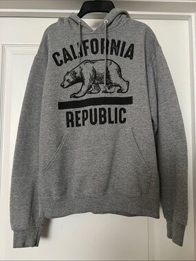California Republic Gray Graphic Hoodie Sweatshirt